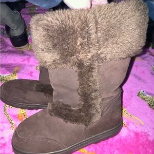 Cozy Brown Fur-Lined Women's Boots size 7